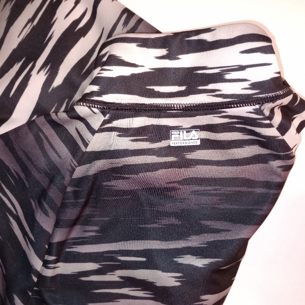 Super Cute Fila Camouflage Women's Sweatshirt Jacket Size M - Picture 4 of 5